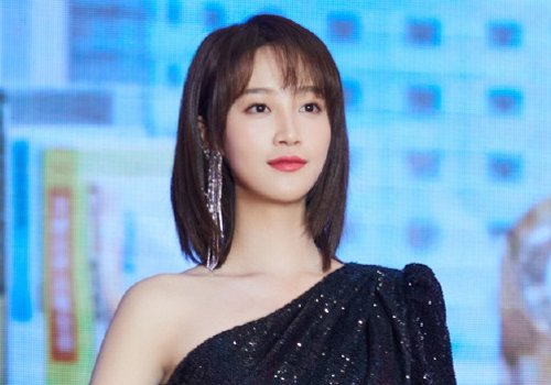 给齐肩发梳成三七分效果会好一点吗 三七分发型图片修饰女生脸型