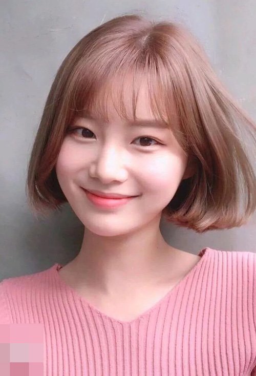 都市女生适合剪的短头发 精致有情调的短发染发图