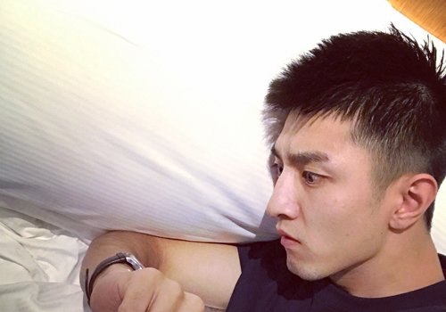男生板寸头适合什么脸型 瓜子脸+板寸头打造酷帅清爽型男范儿
