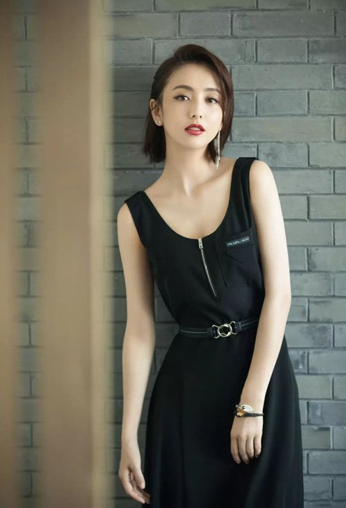 标准瓜子脸女生短发图集 绝对有气场的短头发示范