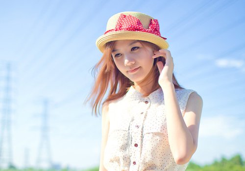 女生优雅甜美内扣发型怎么烫 女生内扣中长发不仅好看还好打理