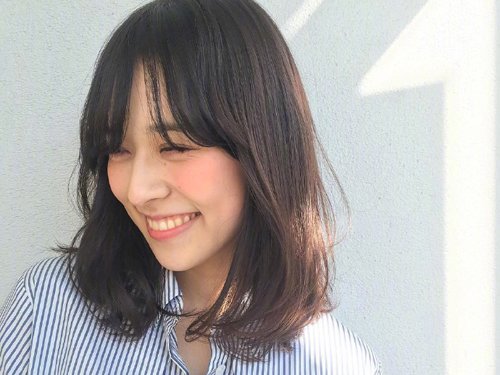 到肩膀的头发怎么打理不尴尬 资深发型师安利这5款女生中发造型