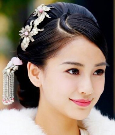 杨颖坠马髻怎么梳 古代女子坠马髻背面怎么梳
