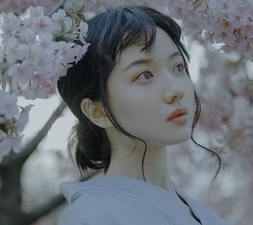 长相甜美的女生穿和服梳这几款简单发髻 要不要这么迷人