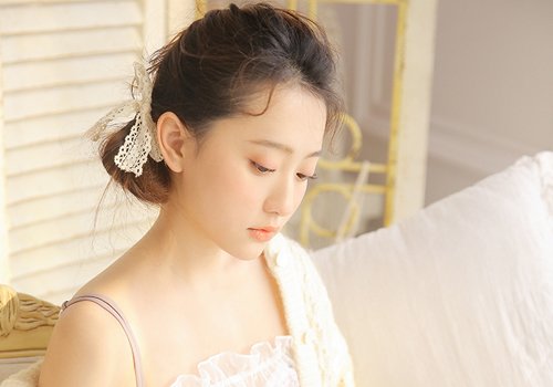00后少女实用甜美扎发马起来 每天一款打造夏季温婉小仙女