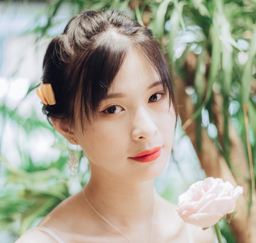 00后少女实用甜美扎发马起来 每天一款打造夏季温婉小仙女