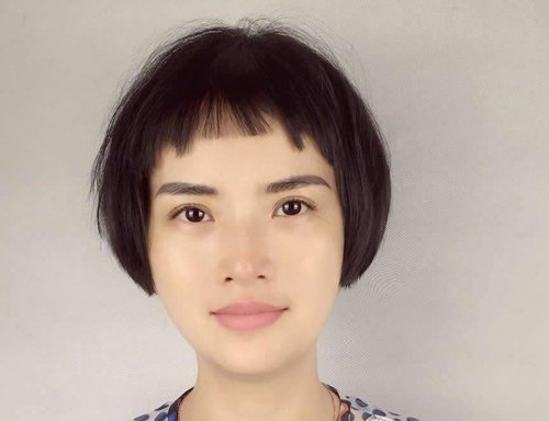 网红狗啃式刘海短发 感觉刘海剪短了会很傻其实不是