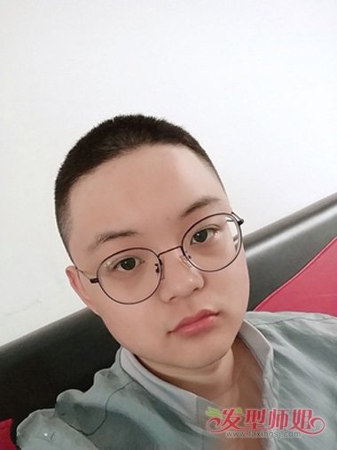 近似戴眼镜男生剪寸头时尚吗 阳光帅气短发完美展示图片大全