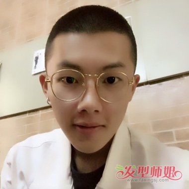 近似戴眼镜男生剪寸头时尚吗 阳光帅气短发完美展示图片大全