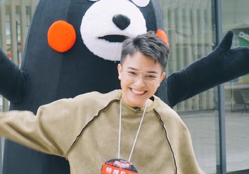 发际线逆天男生刘海不必到眉毛 发际线高男生梳超短刘海发型自然修颜
