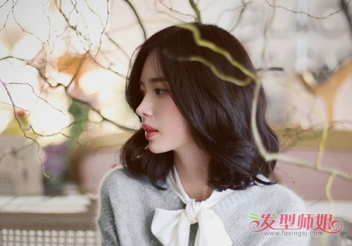 烫出来的中长发型究竟颜值几何 女生烫发图片怎么都推荐剪中长发