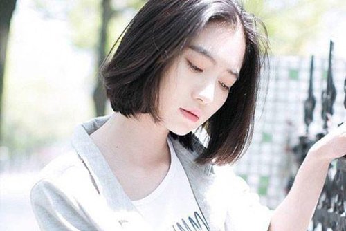 时尚女生中长发烫直发内扣图片 小女生制作齐肩直发内扣式造型