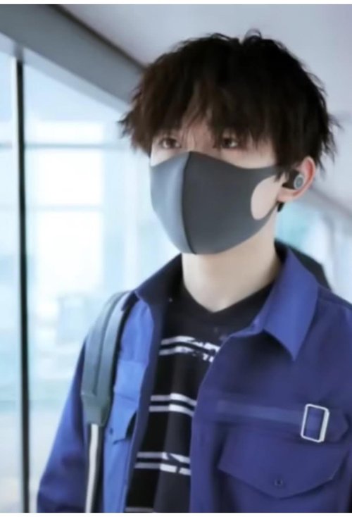男生锡纸烫头发玩转潮流帅酷风范 稀少头发男生适合的卷烫短发