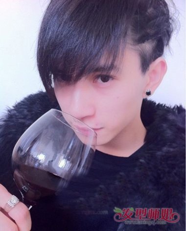 妙用侧编辫子炫绅士男威风造型 男生个性帅小正太发型撩翻你