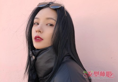 冬季不做冻美人！ 长发女生穿搭完美演绎离不开这几款发型时髦又高级