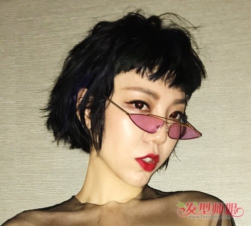 谁说黑色短发一定很乏味？！ 24女生个性十足的黑色短发演绎美呆了