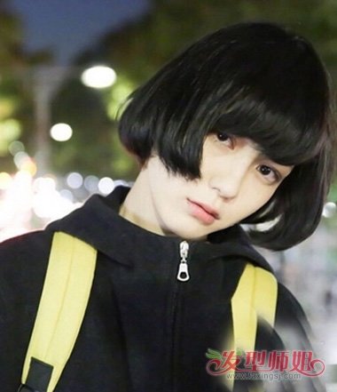 女生剪时尚过耳短发打理造型图片 精选出过耳短发造型扎发方法