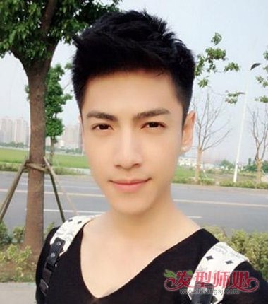 脸长的男生适合飞机头 男生小飞机头短发发型