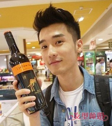 脸长的男生适合飞机头 男生小飞机头短发发型