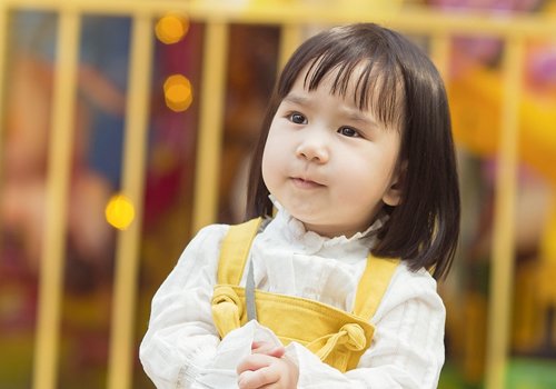 小女孩适合剪什么短发 1到3岁女童简约短发设计打造最萌小萝莉