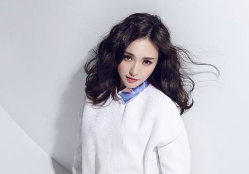 发型好不好看最大的理由是发质 女生头发又少又软做烫发刚刚好