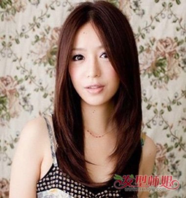 适合25岁左右的直发发型图片 直发内蓬发型图片女