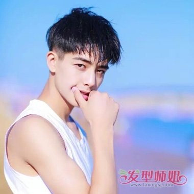 24岁小男生理初恋帅气短发精选图集 完美诠释发型对热恋中人的重要性